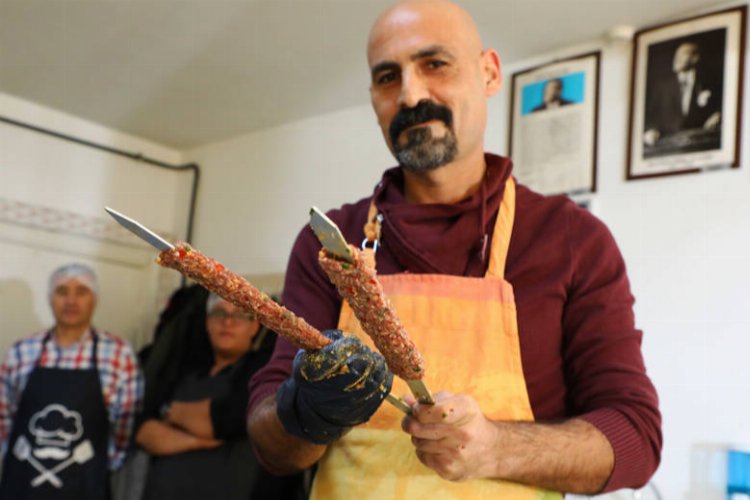ATASEM’in mutfağında aşçı yardımcıları yetişiyor -