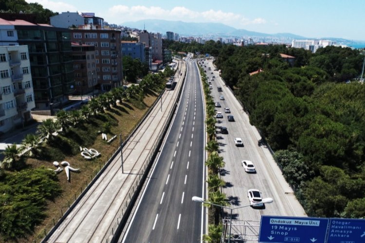 Atatürk Bulvarı hızla yenileniyor -