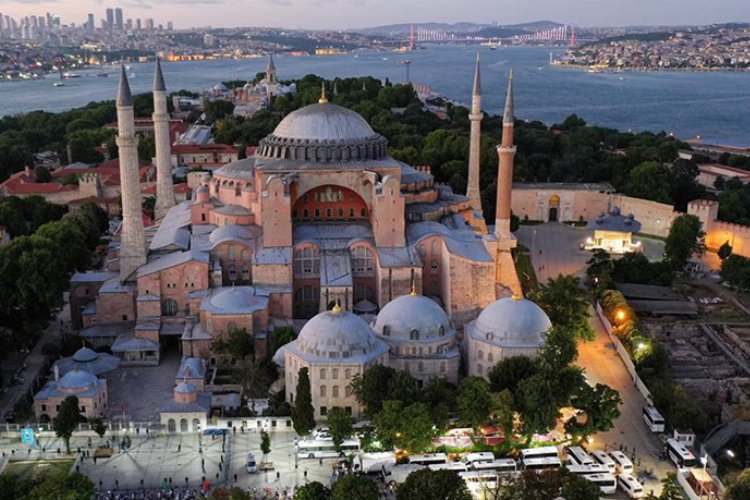 Ayasofya-i Kebir Camii 6 saat ibadete ara verecek -