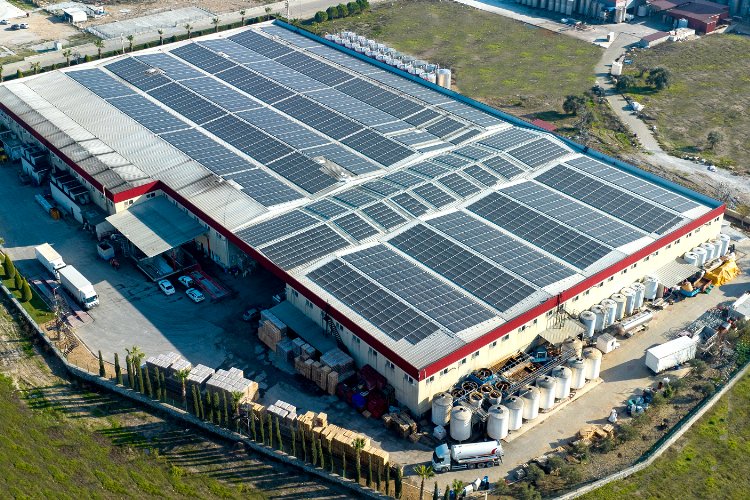 Aydın'da bir fabrika daha CW Enerji panelleri ile donatıldı -