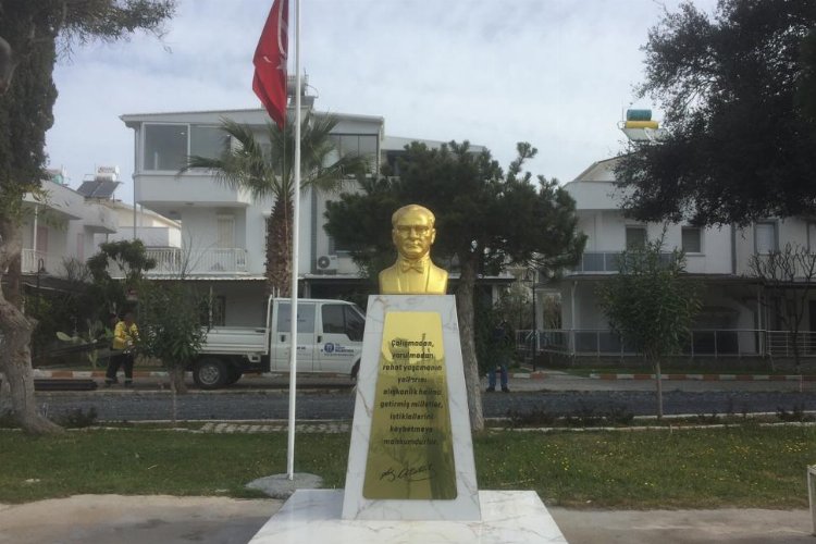 Aydın Didim'de her siteye Atatürk büstü -