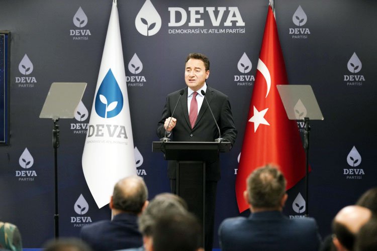 Babacan: Milli güvenlikte yaş tahtaya basılmamalı -
