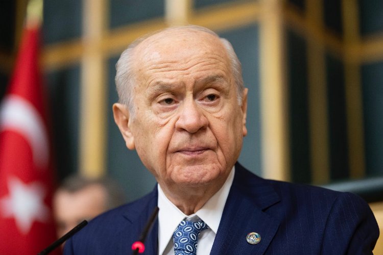 Bahçeli: Kafa, Kenan Evren kafası! -