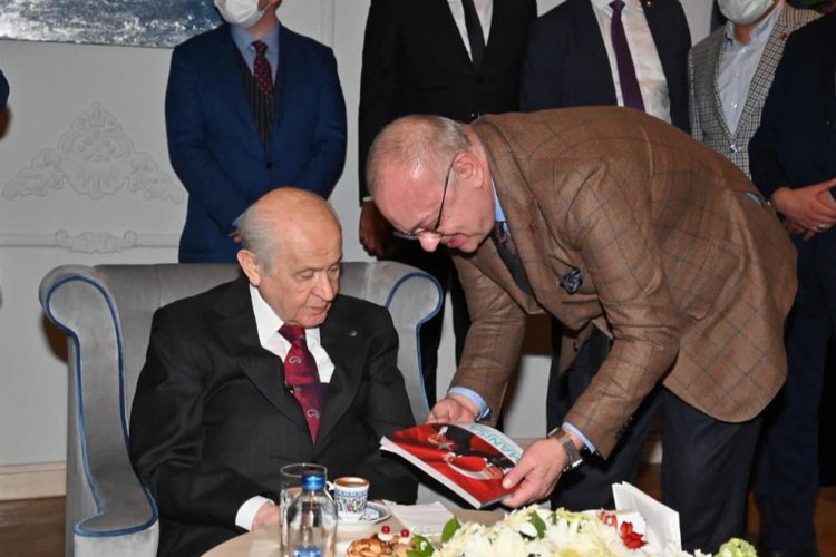 Bahçeli'ye Manisa'ya yapılan hizmetler anlatıldı -