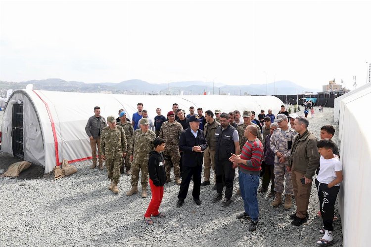 Bakan Akar'dan Aselsan Afet ve Lojistik Merkezi'ne ziyaret -