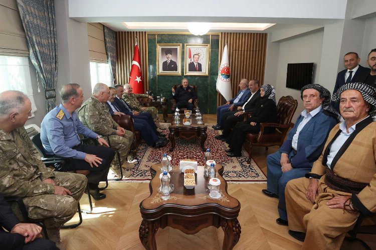 Bakan Akar'dan Şırnak Valiliği'ne ziyaret -