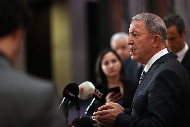 Bakan Akar'dan Yunanistan'a net mesaj: Yeni maceralara girmeyin! -