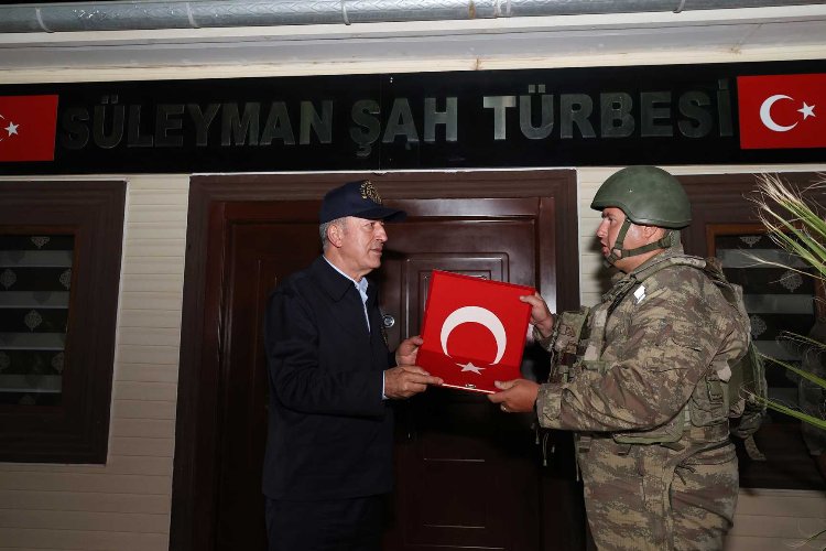 Bakan Akar Süleyman Şah Türbesi’nde -