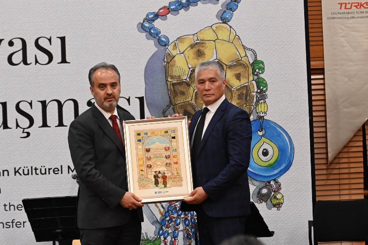 Başkan Aktaş’a fahri profesörlük -
