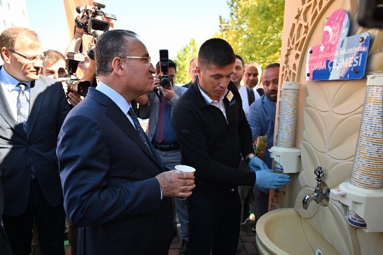 Bakan Bozdağ Bursa'da çorbayı çeşmeden içti -