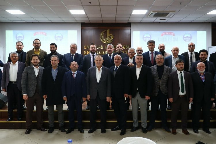 Başkan Büyükkılıç'a yılın ilk ödülü Kayserililerden -