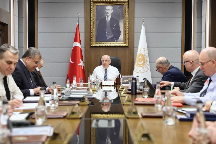 Bakan Güler: Başarılı operasyonlarla terör örgütüne ağır darbe vuruldu -