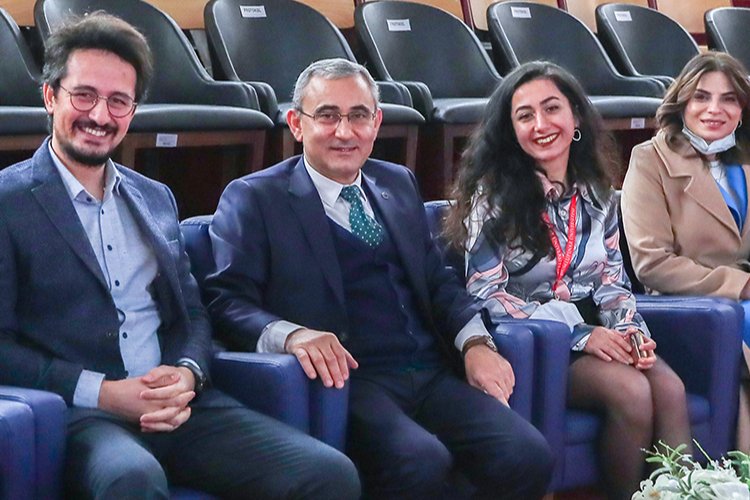 Başkan Işık, Kütahya'da üniversite öğrencileriyle buluştu -