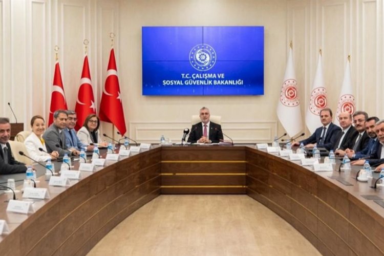 Bakan Işıkhan deprem illerinin taleplerini dinledi -