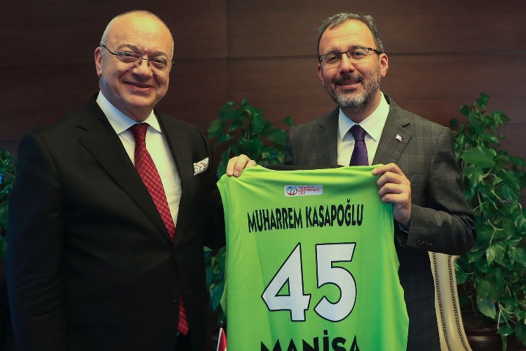 Bakan Kasapoğlu'na Manisa forması -