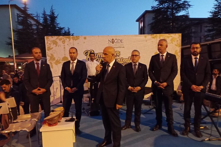 Bakan Kirişçi, iftar programına katıldı -