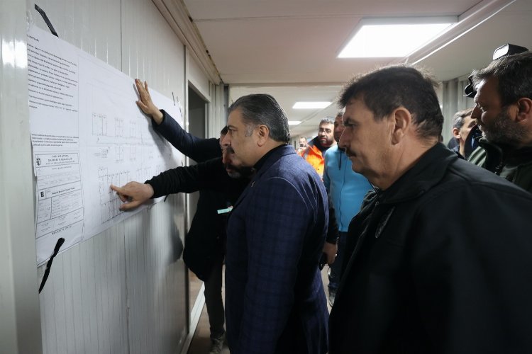Bakan Koca, Defne’deki Kocaeli'nin hastanesini inceledi -
