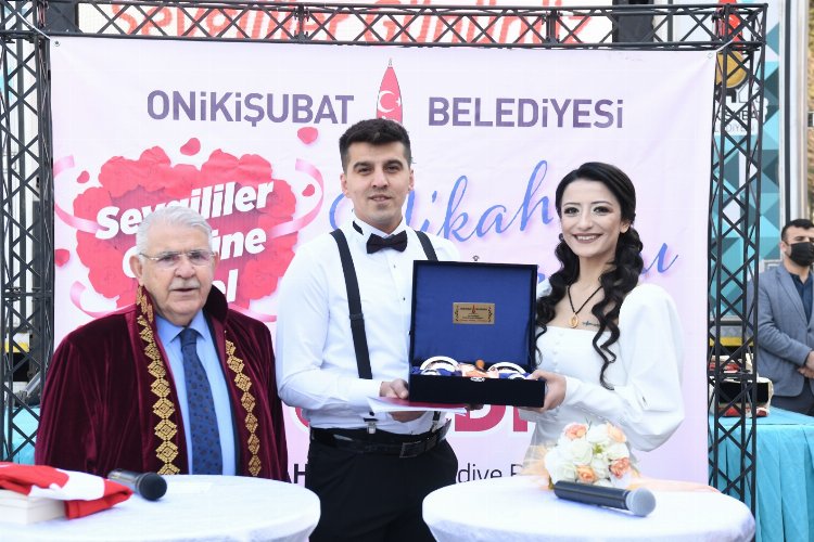 Başkan Mahçiçek’ten çiftlere 14 Şubat hediyesi -