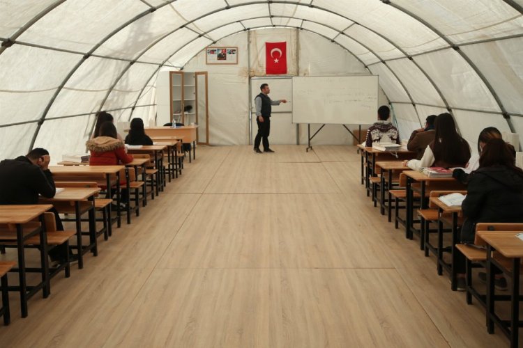 Bakan Özer CHP heyetiyle bir araya geldi -