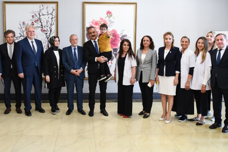 Bakan Özer'den 'Uygulama Kampüsü'ne ziyaret -