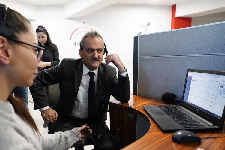 Bakan Özer, öğrencinin çağrısını MEBİM'den yanıtladı -