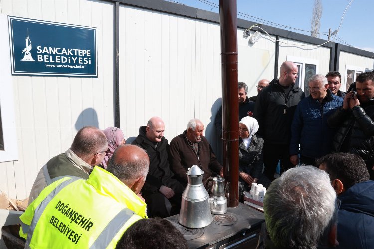 Bakan Soylu'dan Doğanşehir'deki depremzedelere ziyaret -