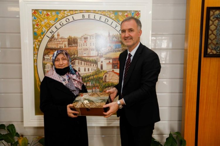 Başkan Taban İnegöl'ün Adile Naşit'ini makamında ağırladı -
