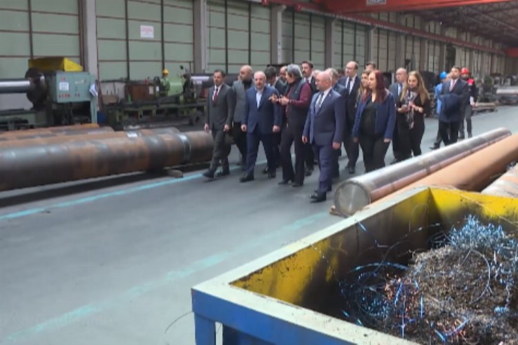 Bakan Varank'tan dev hidrolik silindirleri üreten fabrikaya ziyaret -