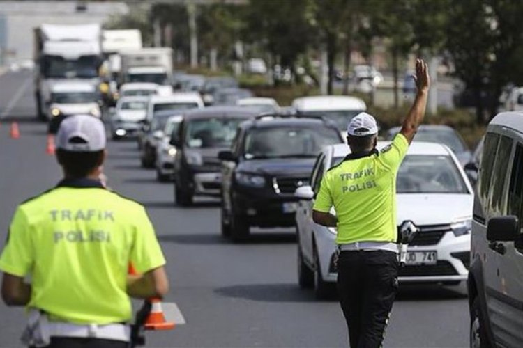 Bakan Yerlikaya'dan trafikte 'hız' uyarısı! -