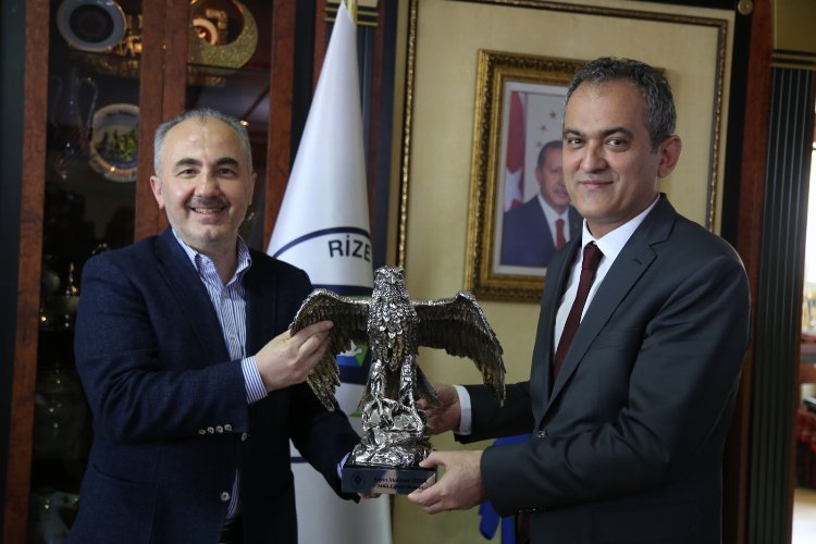 Bakan Özer'den Rize'ye ziyaret -