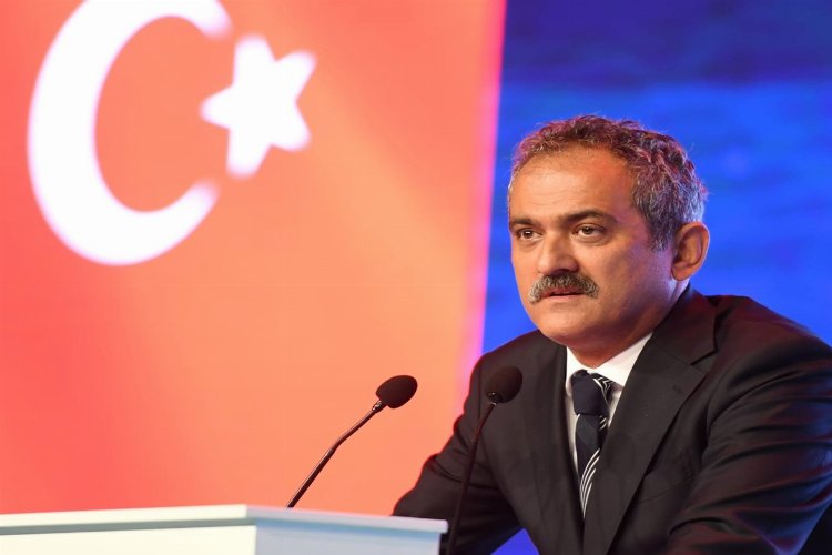 Bakan Özer Fen Lisesi yöneticileriyle buluştu -