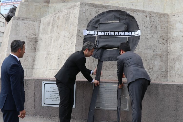 Bakanlık müfettişlerinden siyah çelenk! -