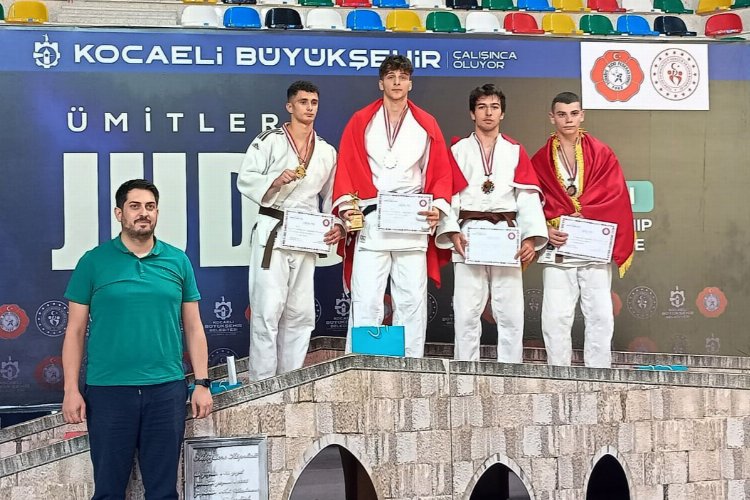 Balkan Şampiyonası'nda Bursa Osmangazi'ye çifte başarı -