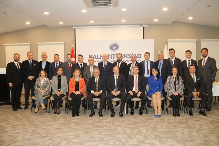 BALKANTÜRKSİAD'da Fatih Şakir'e güvenoyu -