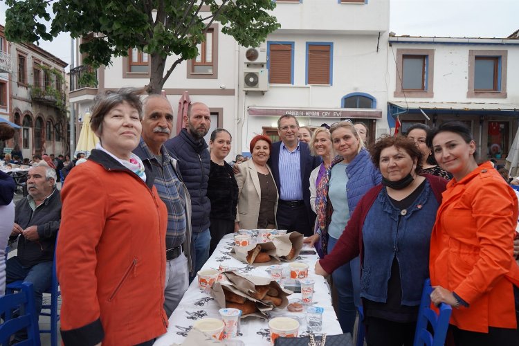 Balıkesir Ayvalık'dev iftar sofrası -