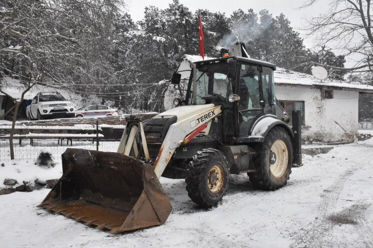 Balıkesir Edremit Belediyesi kar nöbetinde -