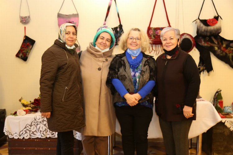 Balıkesir Edremit'te keçeden aksesuar yapılıyor -
