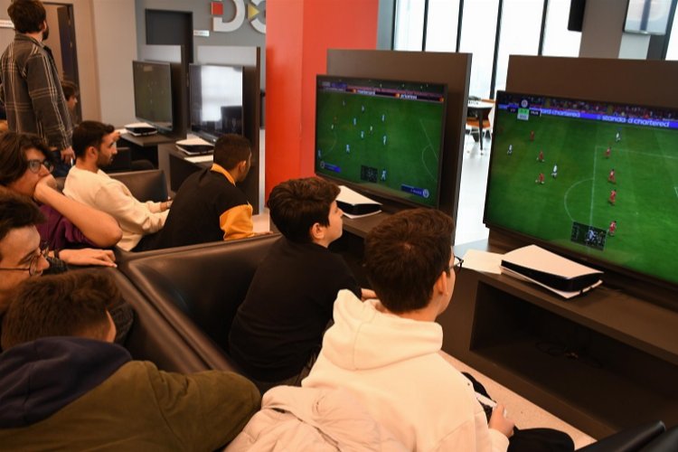 Balıkesirli gençler DGM’de klavyeleri ağlattı -