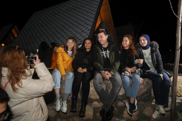 Bandırma'da üniversitelilere 'Başkan' motivesi -