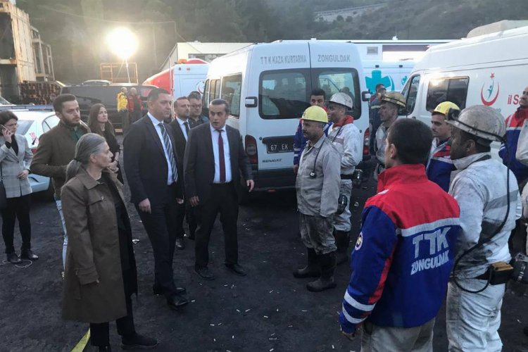 Barolar Birliği mağdurlara destek için Amasra'da -