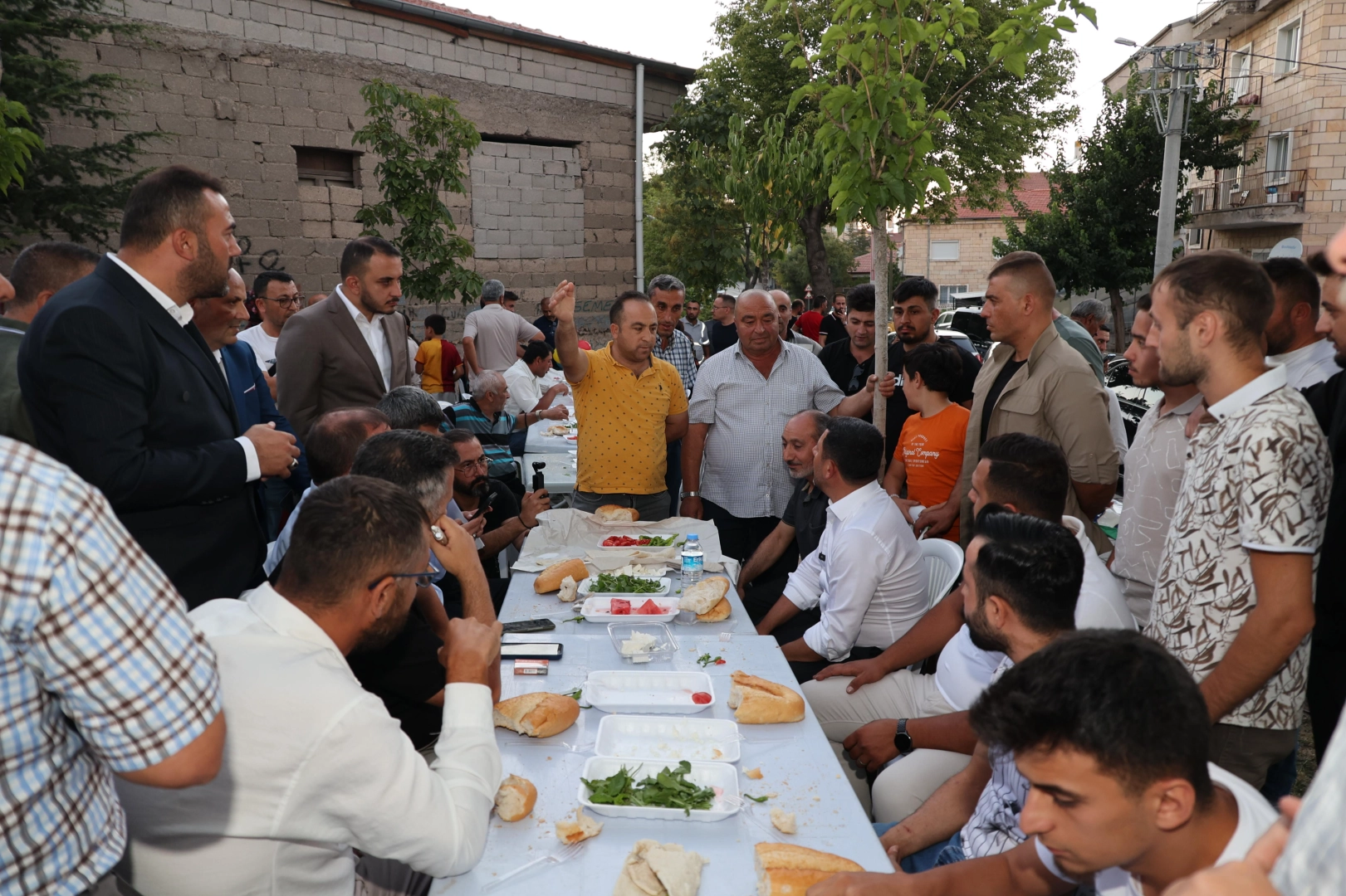Başkan Arı, Sümer Mahallesi’nde -