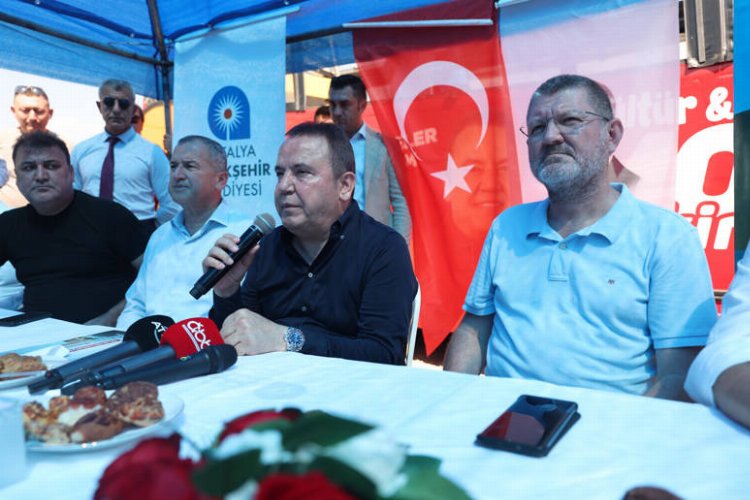 Başkan Böcek Altıntaş’ta sorunları dinledi -