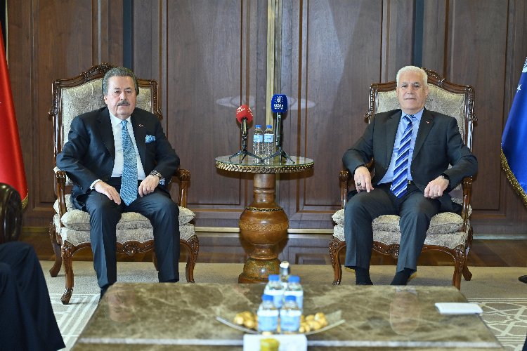 Başkan Bozbey, eski Bakan Cavit Çağlar’ı ağırladı -