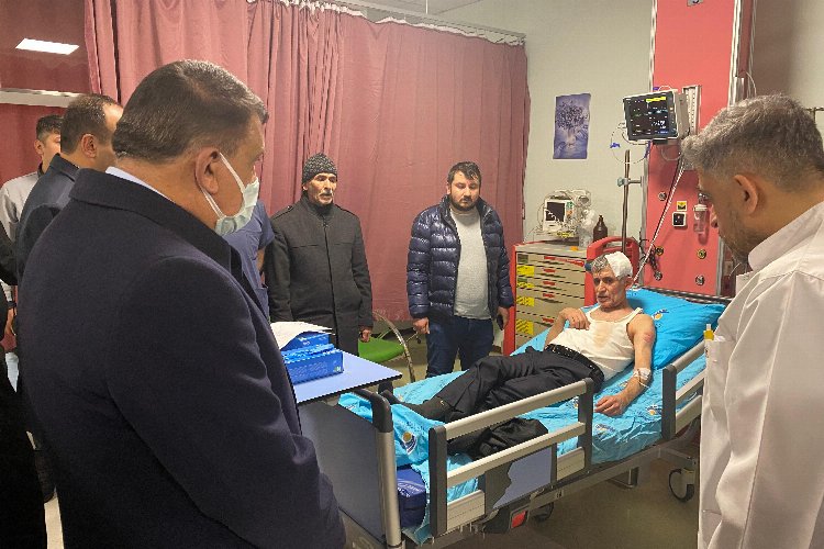 Başkan Gürkan'dan yaralılara hastane ziyareti -