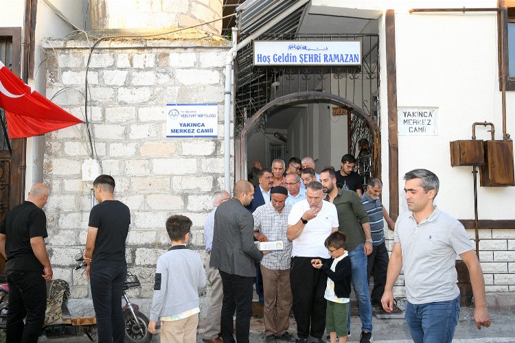 Başkan Gürkan, vatandaşlarla bayramlaştı -