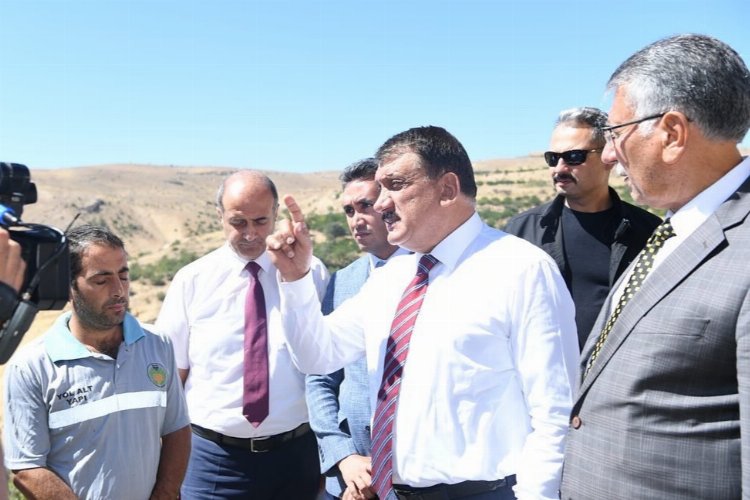 Başkan Gürkan, Yazıhan Erecek'te incelemelerde bulundu -