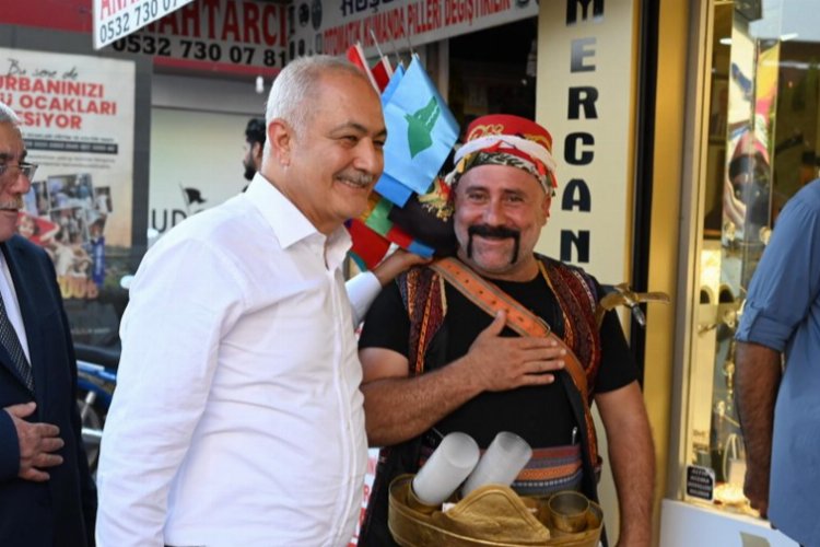 Başkan Kara, vatandaşla bayramlaştı -
