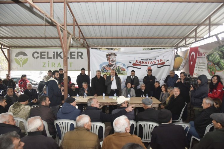 Başkan Karalar köylülerin sorunlarını dinliyor -