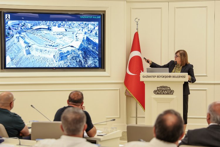 Başkan Şahin 'Dirençli şehir Gaziantep'i anlattı -
