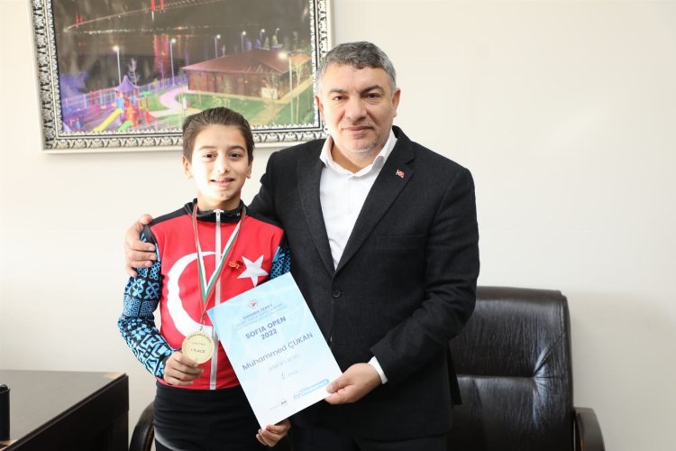 Başkan Şayir’den Dilovalı şampiyona ödül -